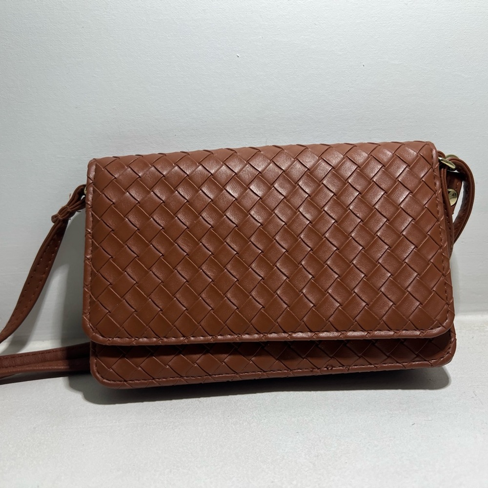 Elegant Brown Woven Leather Crossbody Bag